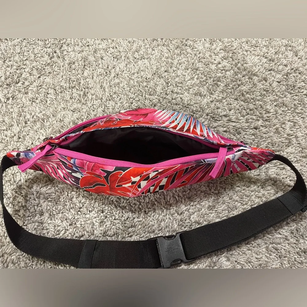 Nike Red and Pink Crossbody Bag with Graphic Print - Picture 3 of 3